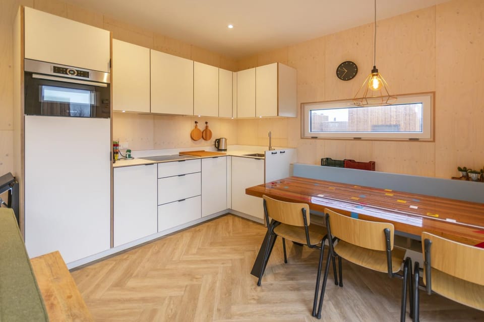 Kitchen or kitchenette, Dining area, dishwasher, oven, stove