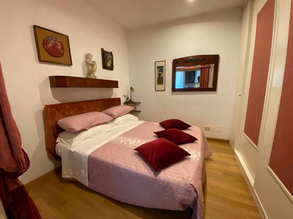 Leonina Luxury Euroform Apartment in Rome