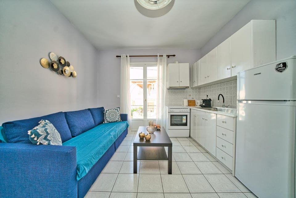 Kitchen or kitchenette, Seating area