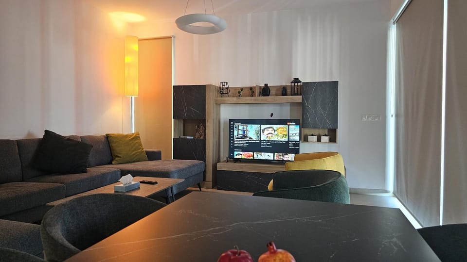 Communal lounge/ TV room, Living room