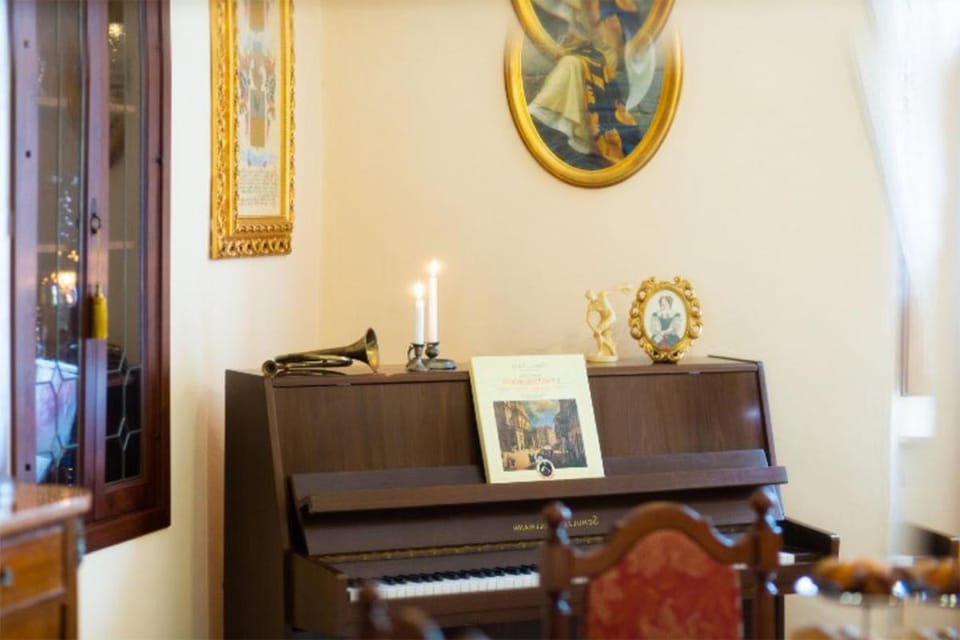 Living room, Entertainment