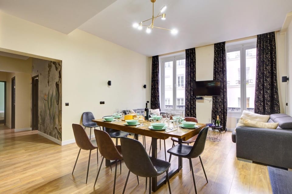 TV and multimedia, Living room, Dining area