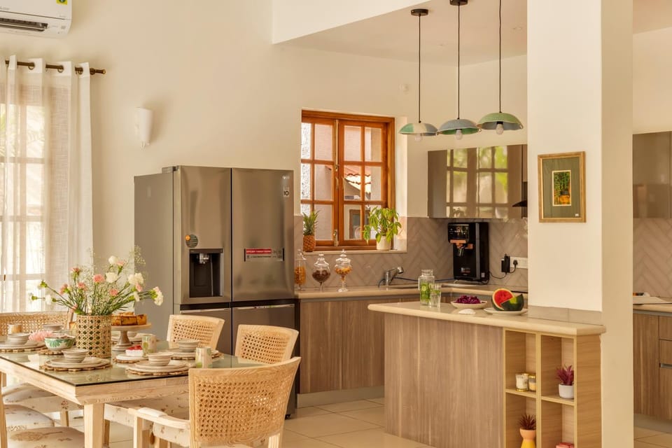 Coffee/tea facilities, Kitchen or kitchenette, Dining area, minibar, oven, pet friendly