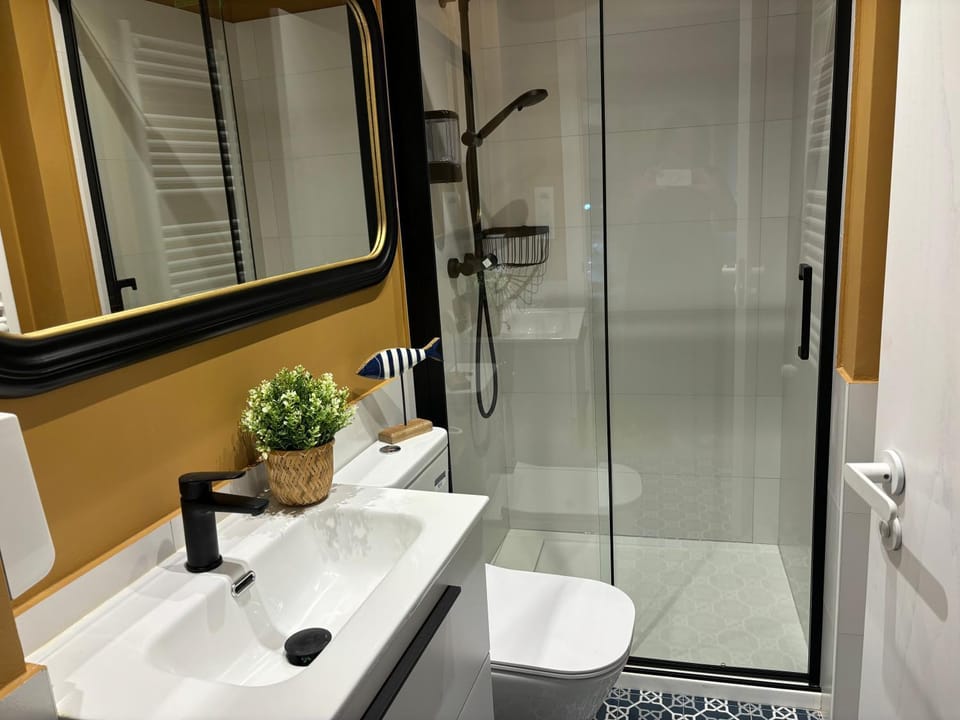 Shower, Bathroom