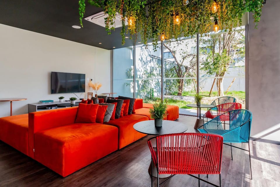 Communal lounge/ TV room
