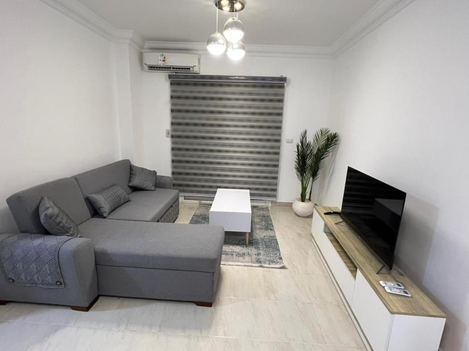 Communal lounge/ TV room, Seating area, Evening entertainment, air conditioner