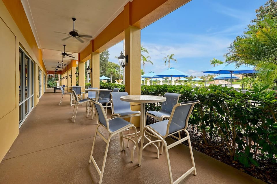 Encantada Resort: Pool, Gym, Clubhouse, Near Disney House in Four Corners