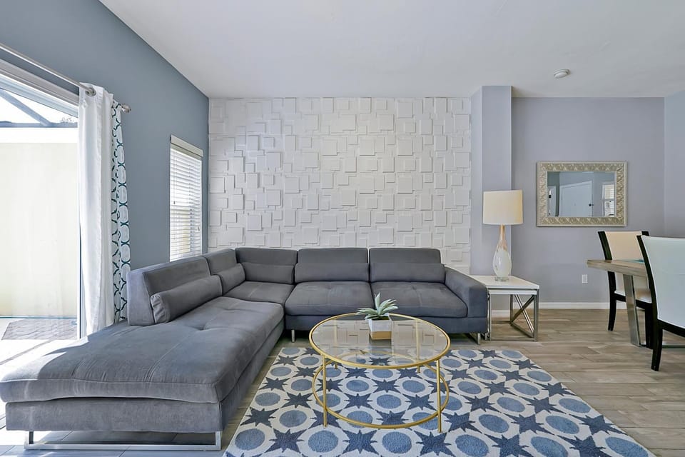 Encantada Resort: Pool, Gym, Clubhouse, Near Disney House in Four Corners