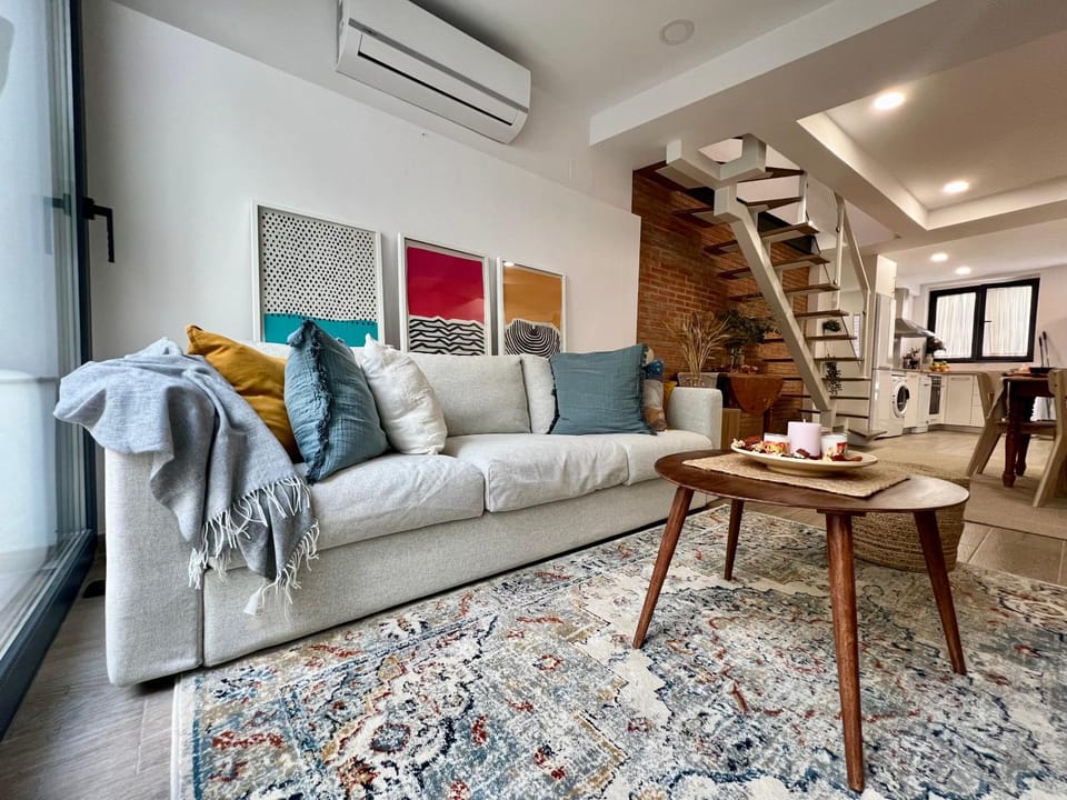 Living room, Seating area, air conditioner
