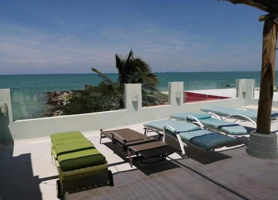 Courtyard family room Apartment in Progreso