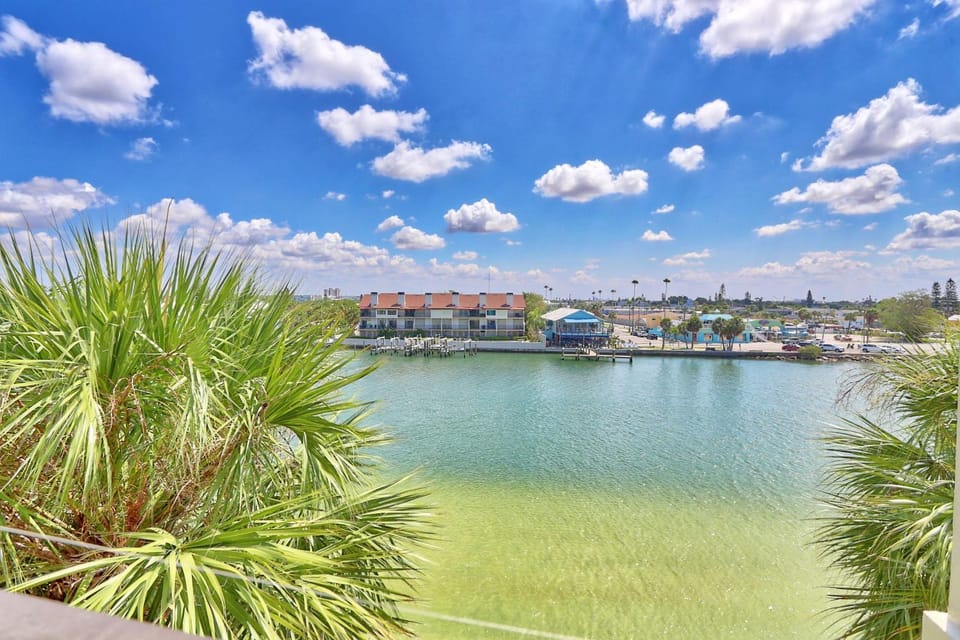 Land's End 3-403 Bay Front - Premier House in Sunset Beach