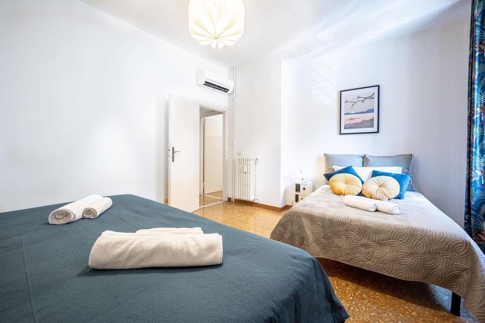 Elegant King Apartment in Testaccio Walk to Colosseum Apartment in Rome