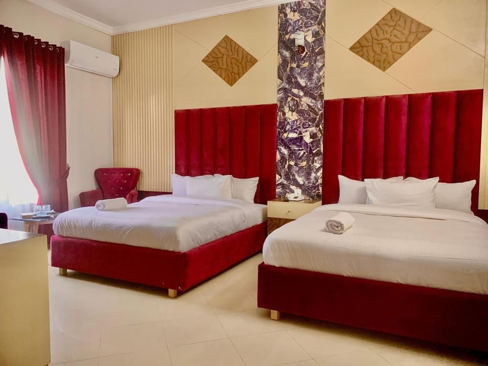 Bed, Photo of the whole room, Bedroom, air conditioner