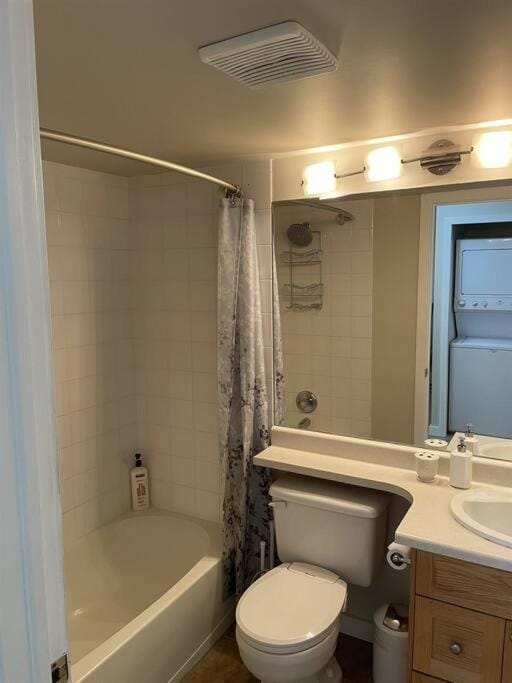 Shower, Toilet, Bathroom, Bath, towels
