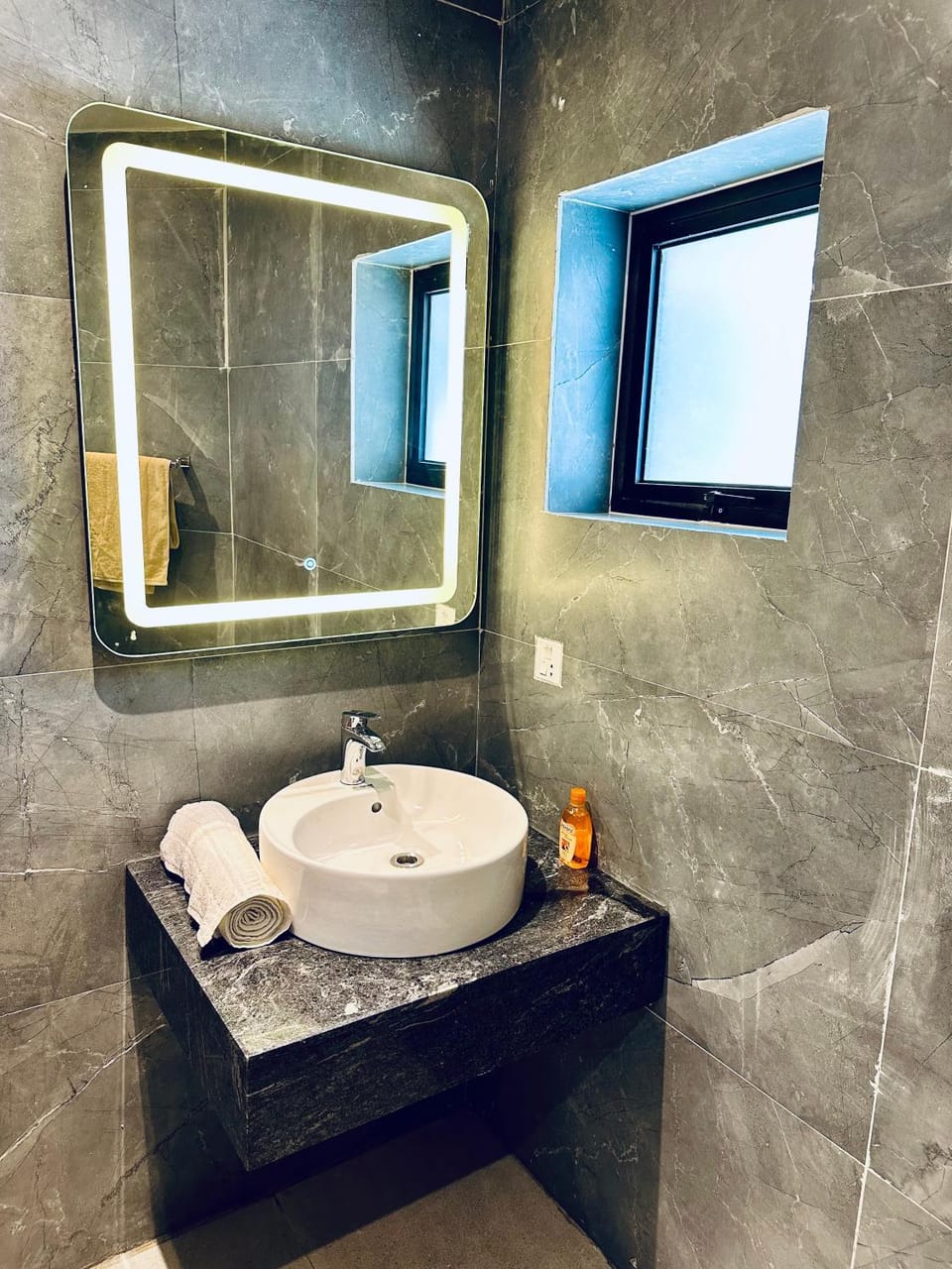 Bathroom, towels
