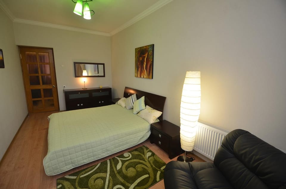 Photo of the whole room, Seating area, Bedroom
