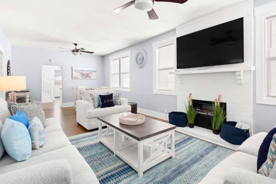 2 Adjoining Houses for 10 People House in Tybee Island