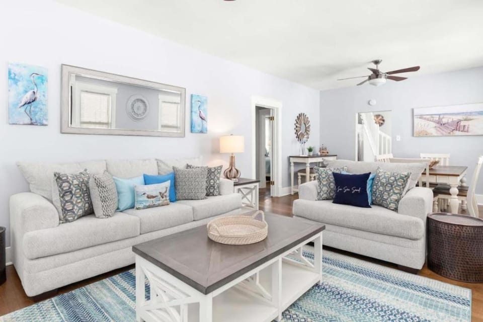 2 Adjoining Houses for 10 People House in Tybee Island