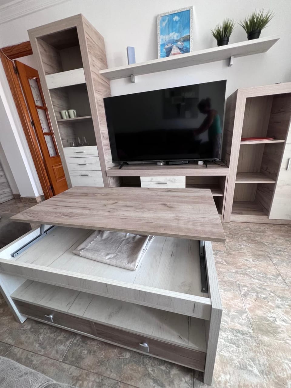 Communal lounge/ TV room