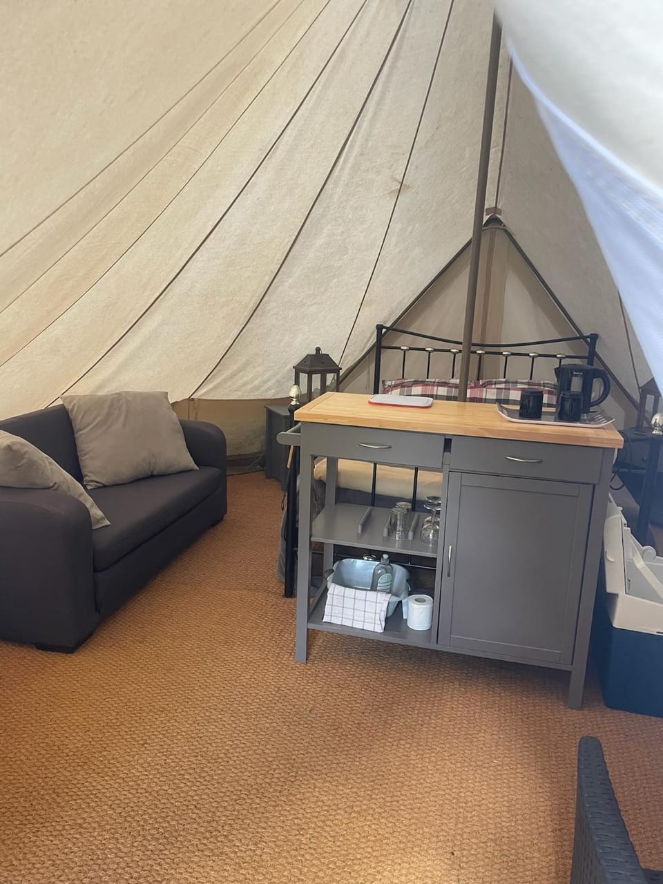 Bed, Living room, Seating area