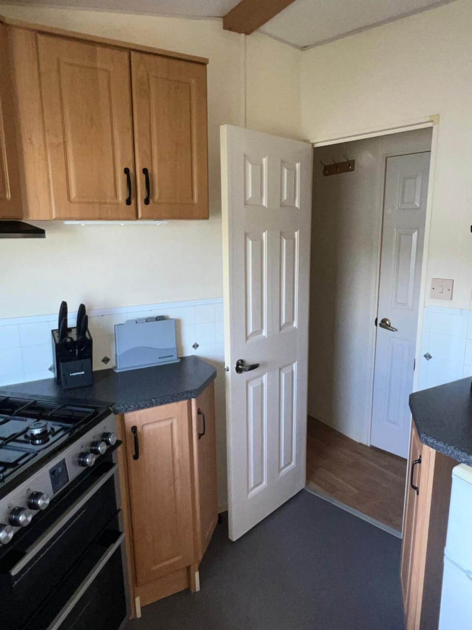 Dottys van warden springs caravan park Chalet in Eastchurch