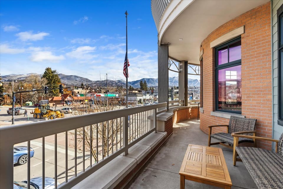 Expansive Luxury Condo - Downtown - Summer AC House in Steamboat Springs