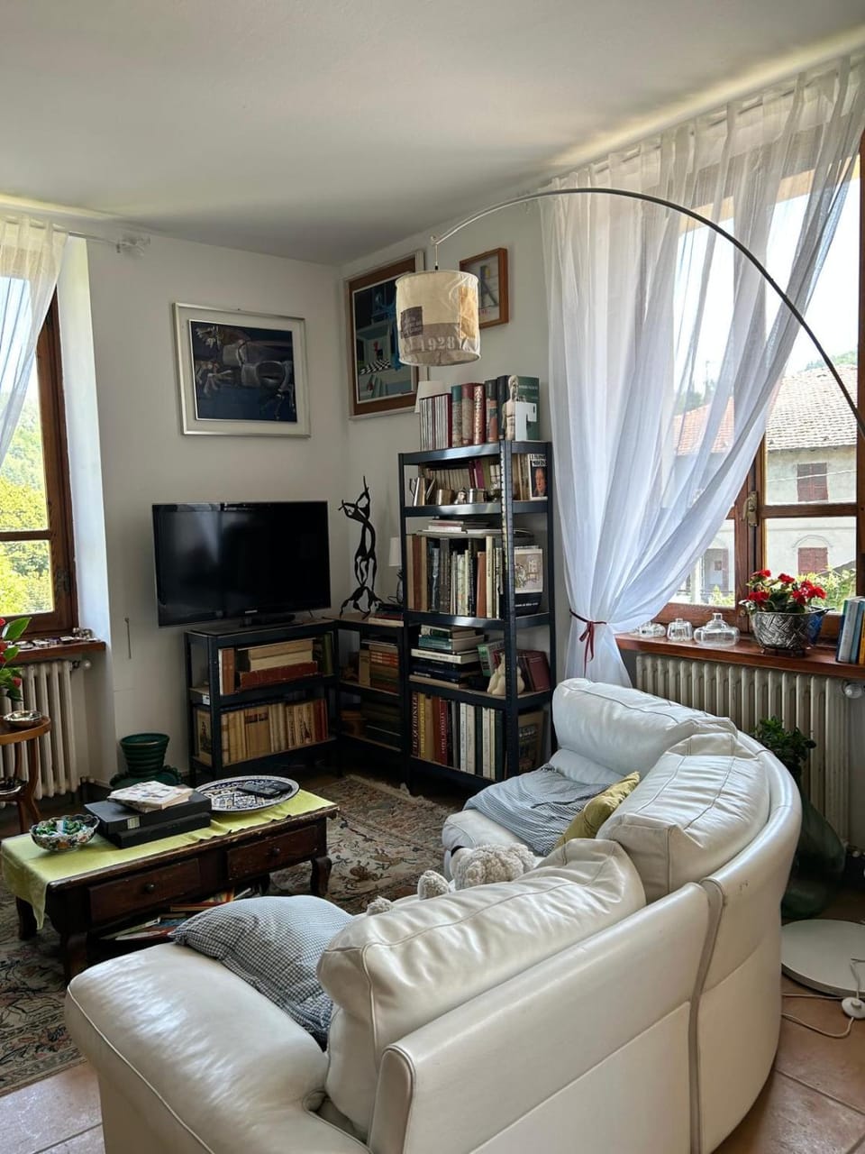 Communal lounge/ TV room