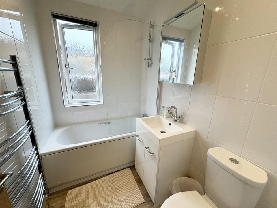 2 Bedroom Log Cabin Cabin in Wycombe District