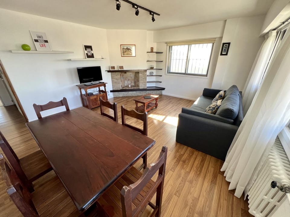 TV and multimedia, Living room, Dining area