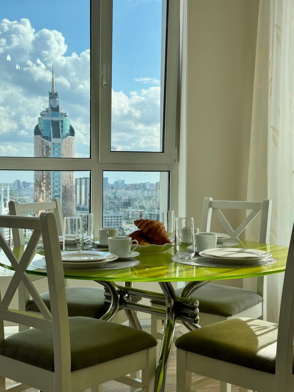 Dining area, City view