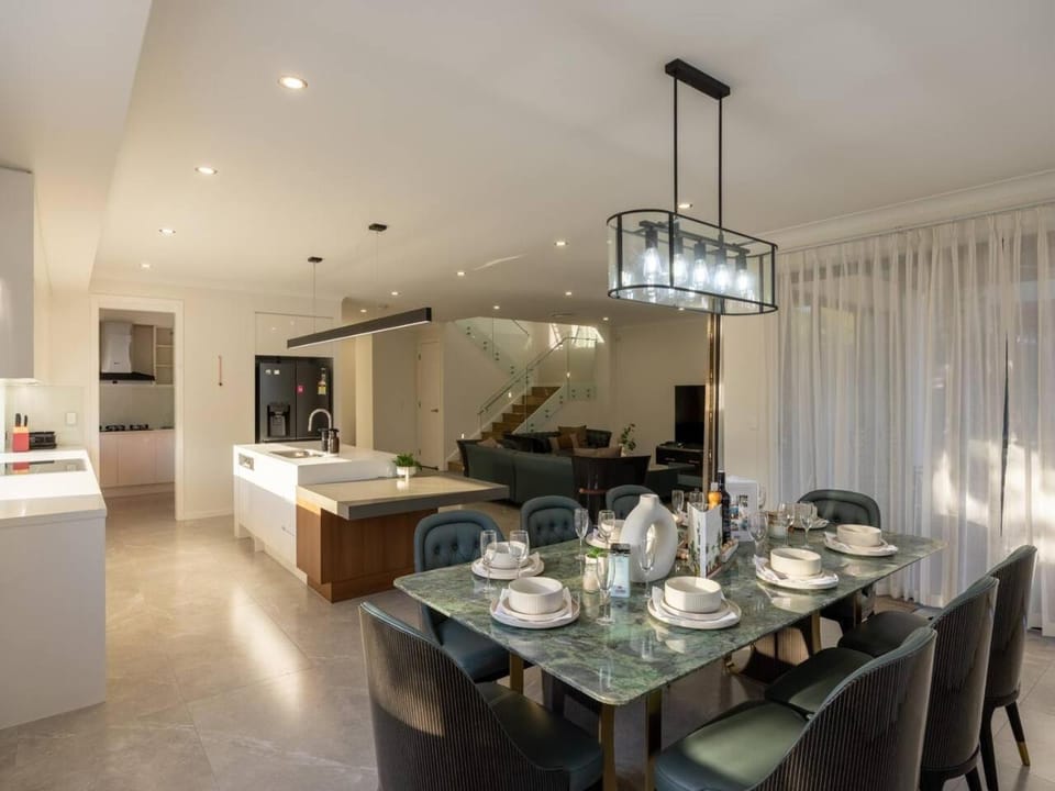 Brand New 5B Luxury Modern Dream House at Rochedale House in Brisbane