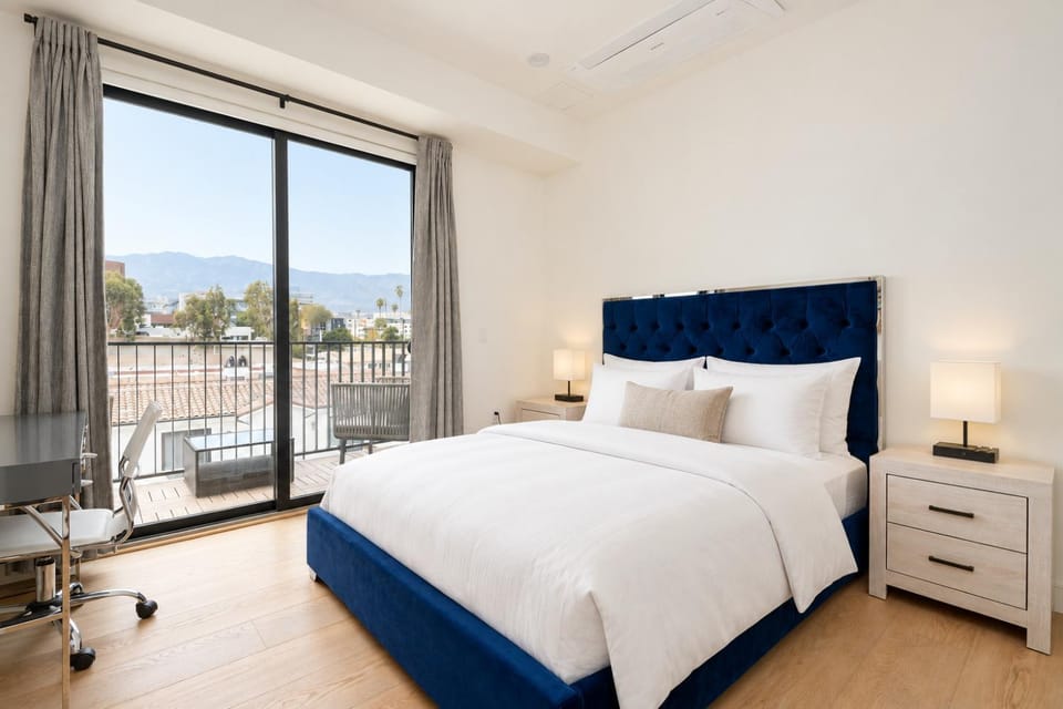 Stylish Apartments in Glendale with Free Parking Apartment in Glendale