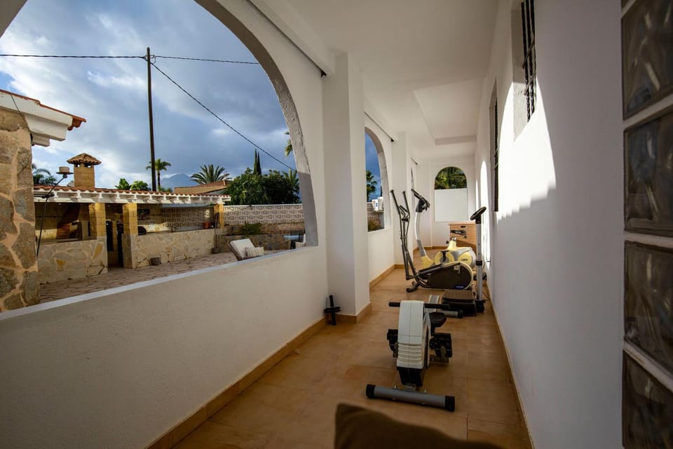 Open and large 1 bed apartment Apartment in Marina Baixa