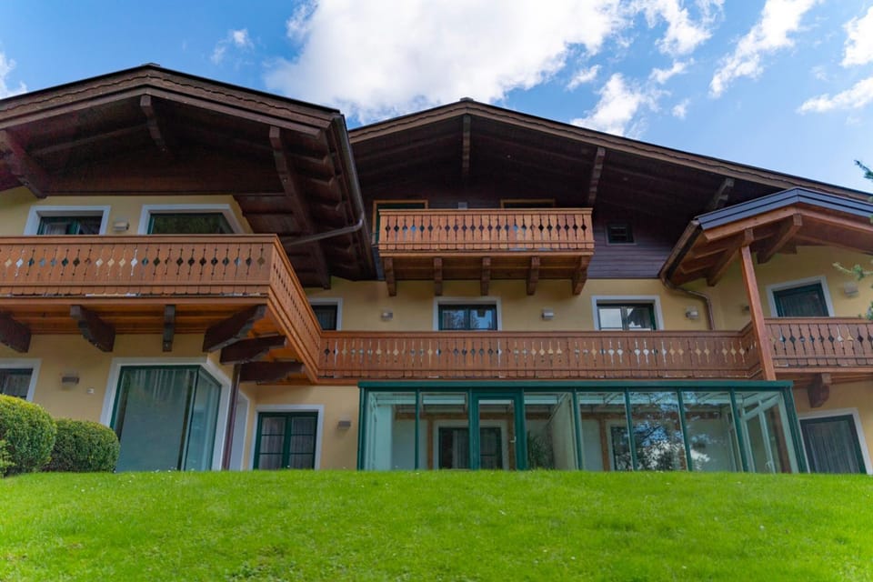 Property building, Natural landscape, Garden, Garden view