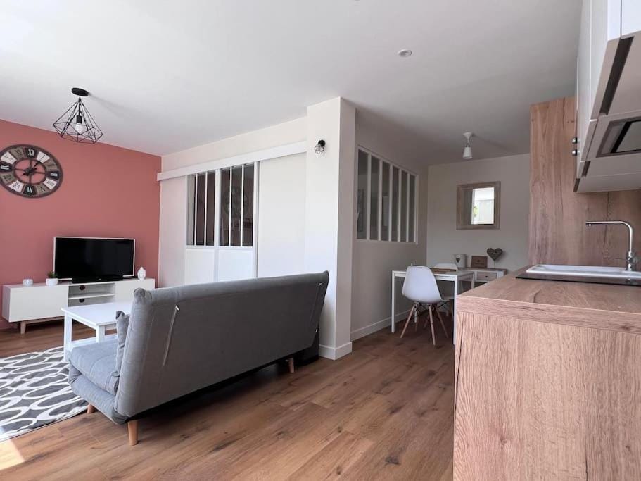 Appartement cosy avec belle terrasse Apartment in Île-de-France