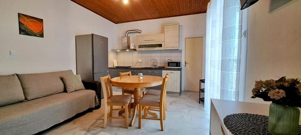 Apartments Zara Apartment in Tisno