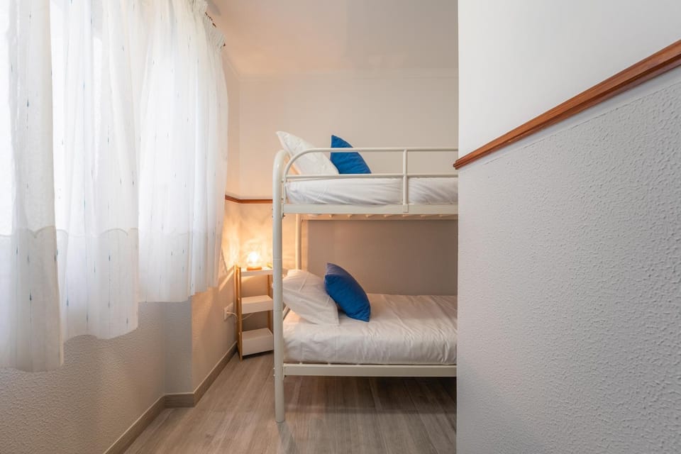 Bed, Bedroom, bunk bed