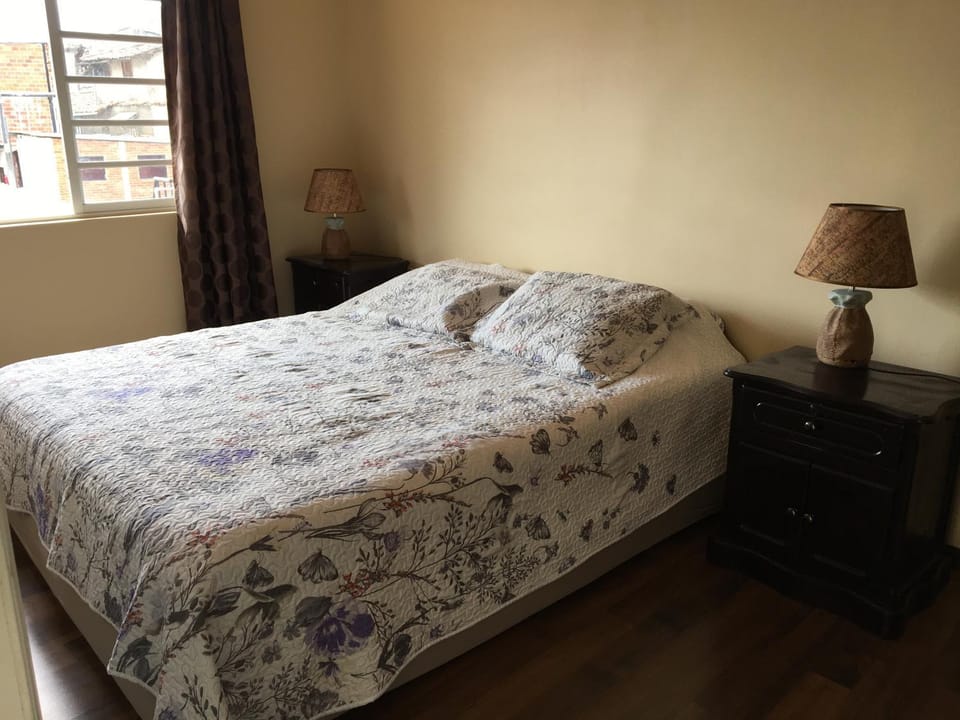 ACOGEDOR DEPARTAMENTO EN CENTRO HISTÓRICO-Cuenca Apartment in Cuenca