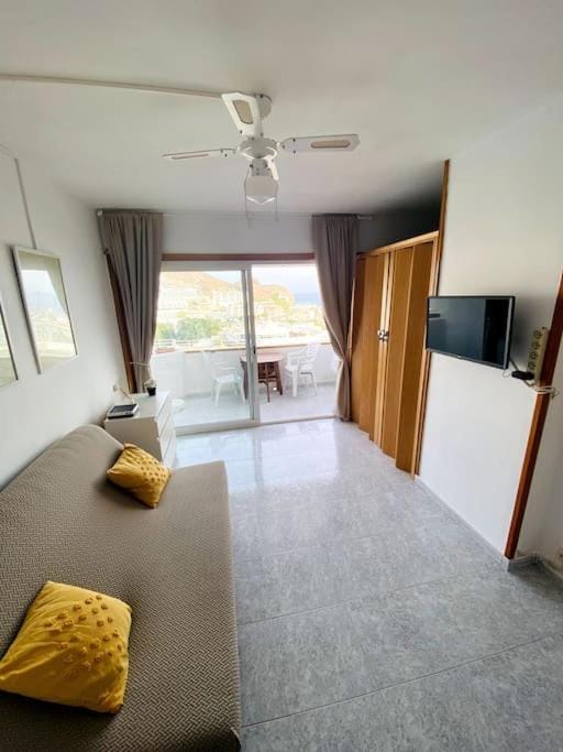 Communal lounge/ TV room, TV and multimedia, Living room