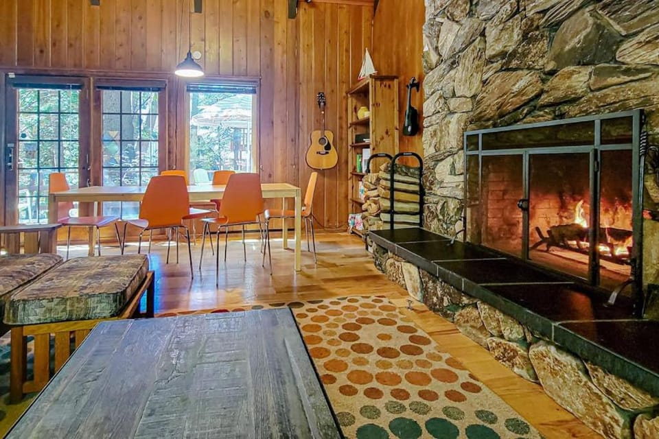 Quiet Wooded Retreat House in Lake Arrowhead