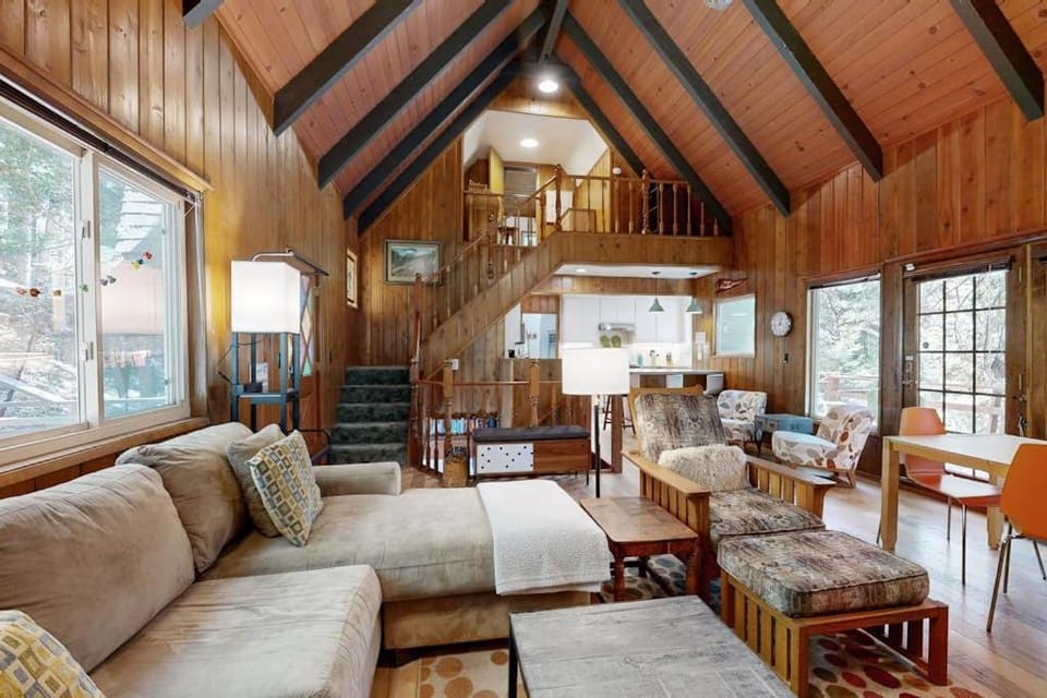 Quiet Wooded Retreat House in Lake Arrowhead