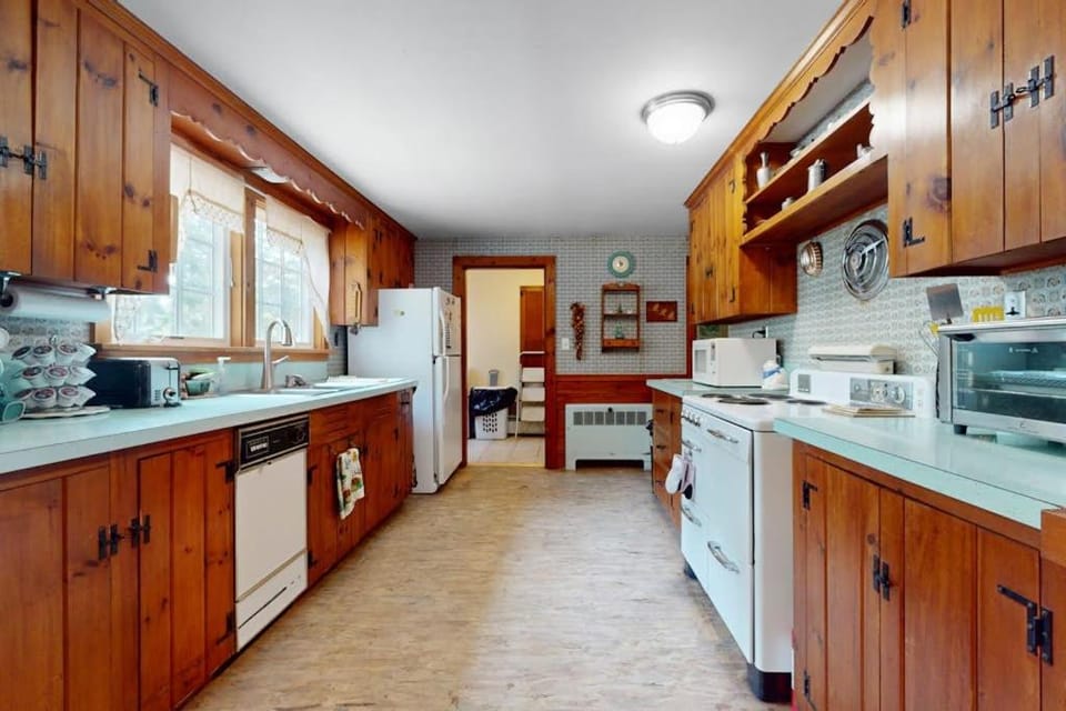 Cozy & Quiet Hyannis Retreat House in Hyannis