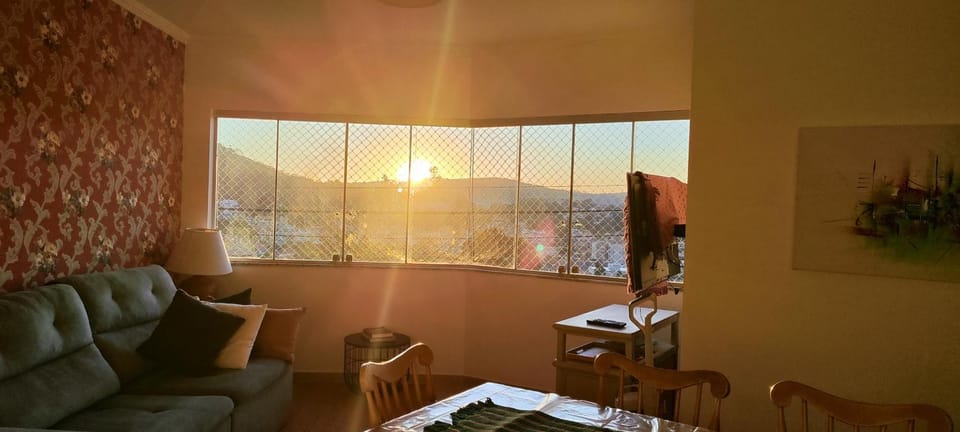 Dúplex do Poente, vista única a 5 min da Rota do Vinho em São Roque, SP Apartment in State of São Paulo