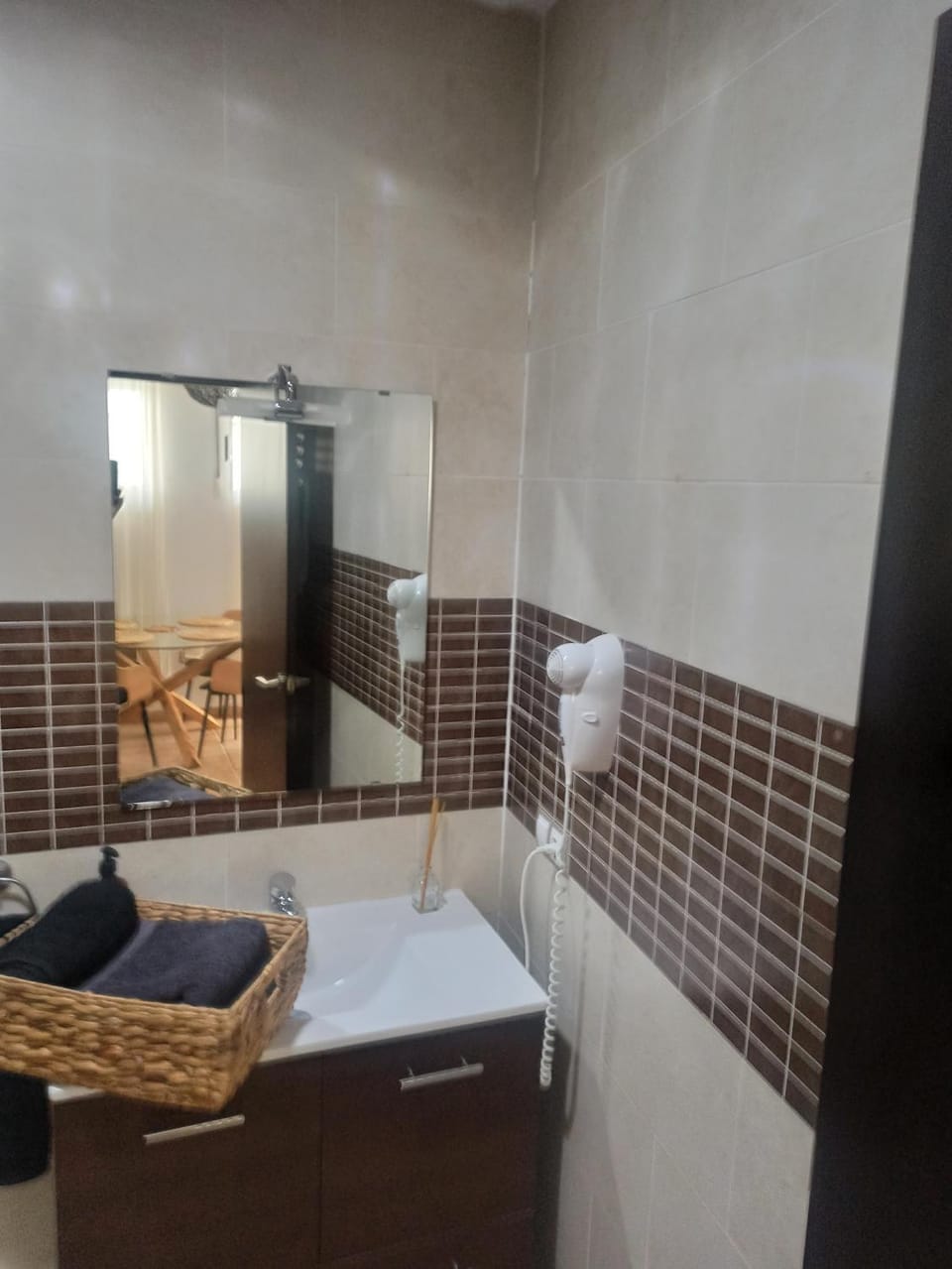 Bathroom, towels