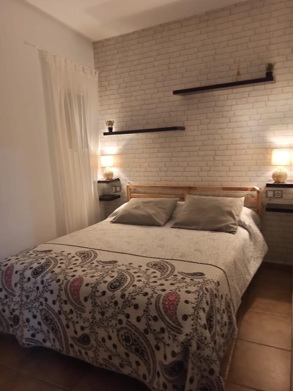 Property building, Bed, Photo of the whole room, Bedroom