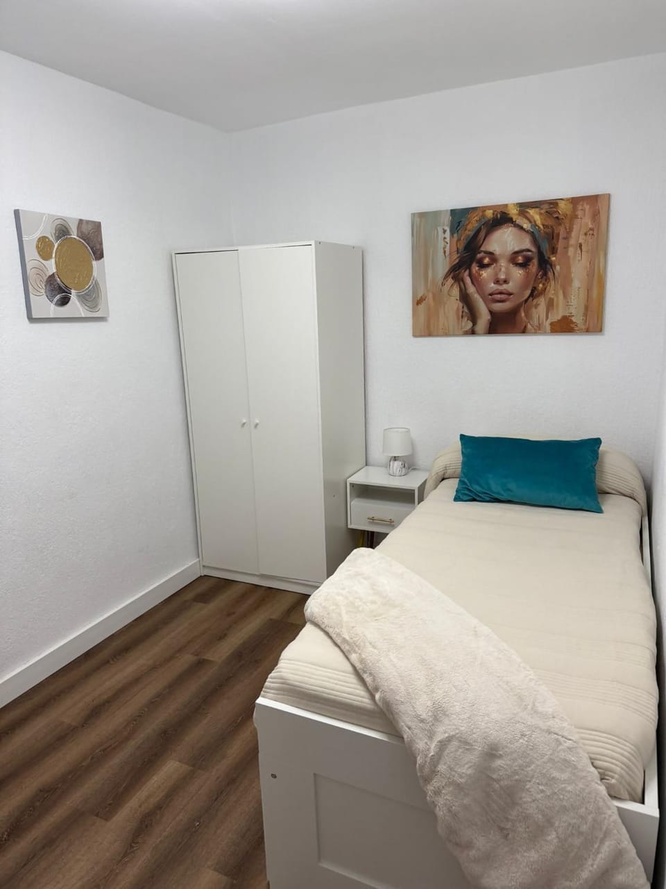 Bed, Photo of the whole room, Bedroom, wardrobe