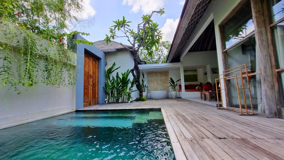 Property building, Swimming pool