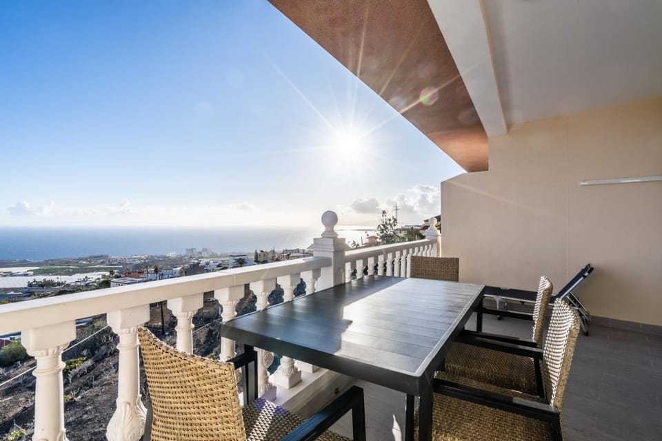 View (from property/room), Balcony/Terrace, Sea view