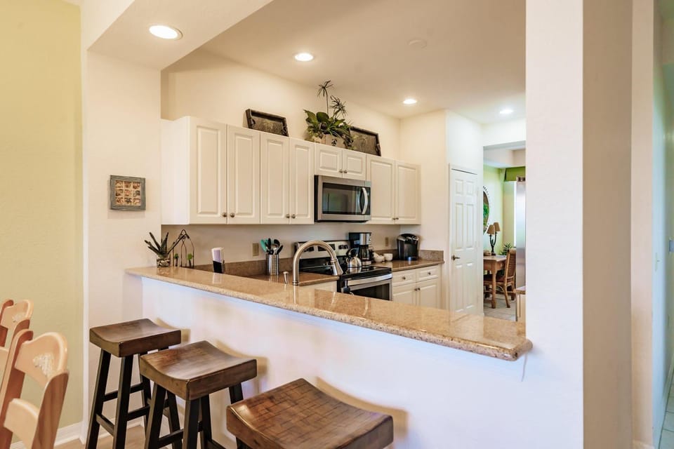 Stunning 3BR Naples Condo with Tropical Views House in Lely Resort