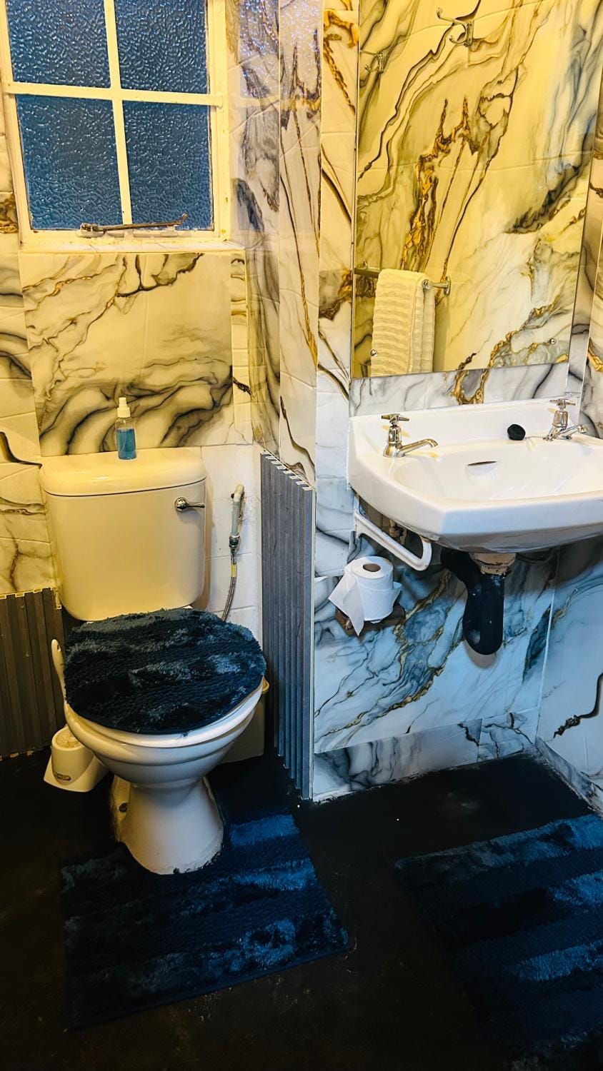 Toilet, Bathroom